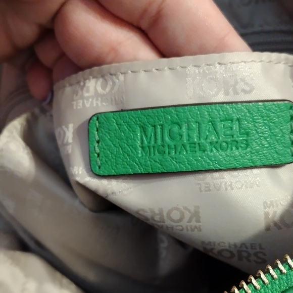 Michael Kors Palm Green Leather Hobo Style Bag - Picture 4 of 9